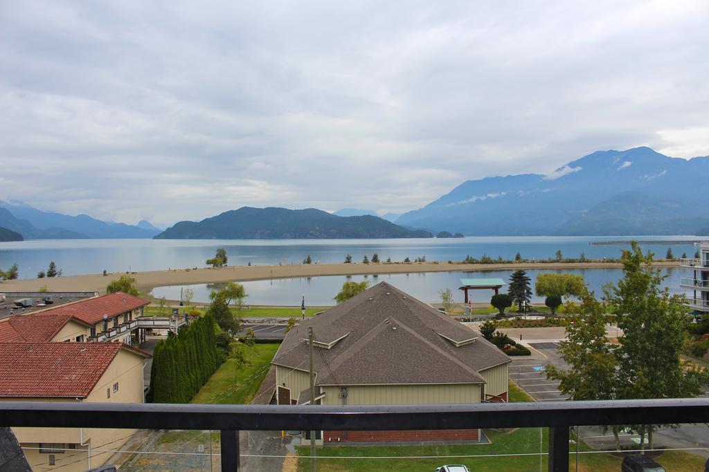 Apartment Harrison View