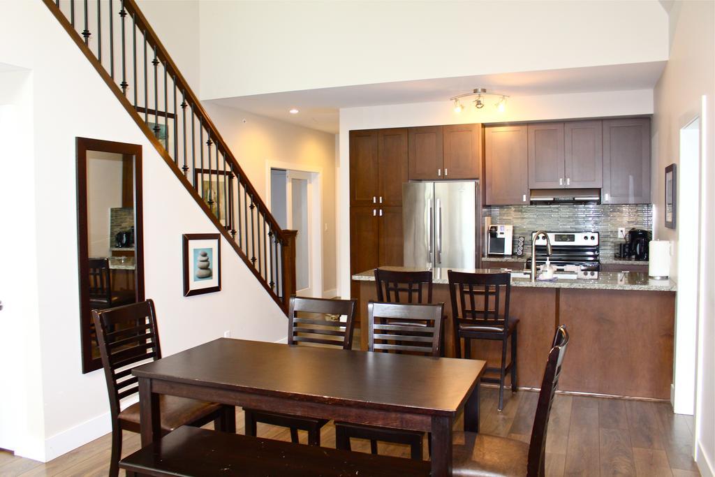 Apartment Harrison View