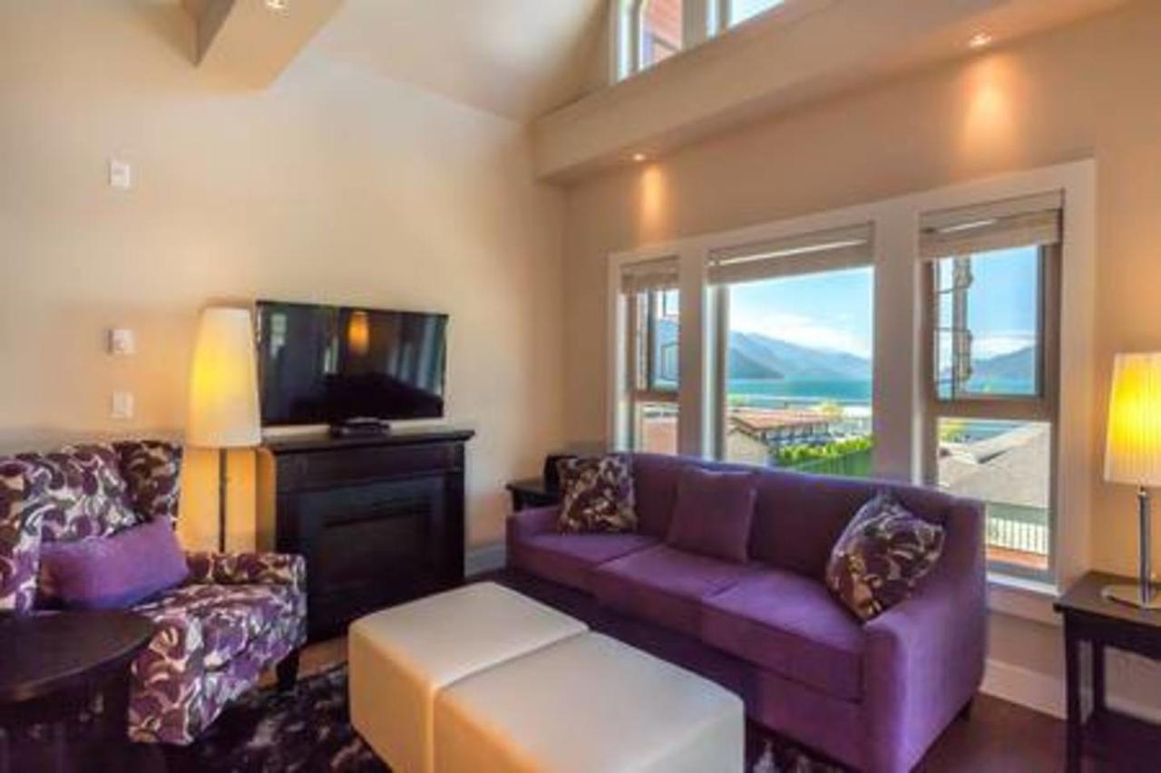 Apartment Harrison View